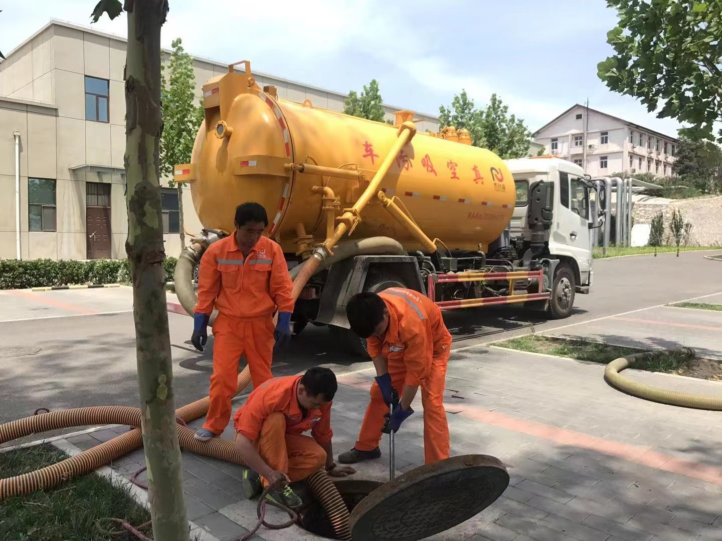 奉节化粪池清理与5-8吨吸粪车施工效率分析
